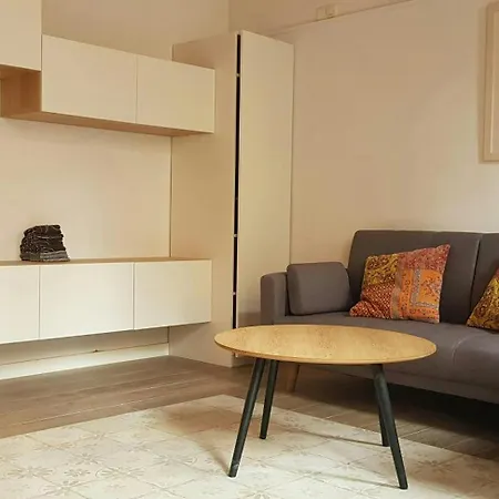 Sant Antoni 4 - Downtown Barcelona. Modern *